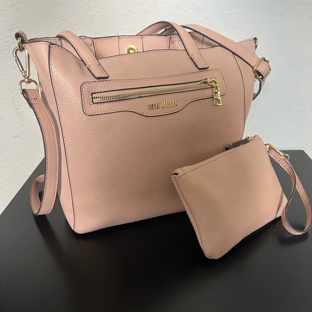 Steve Madden crossbody/shoulder purse.